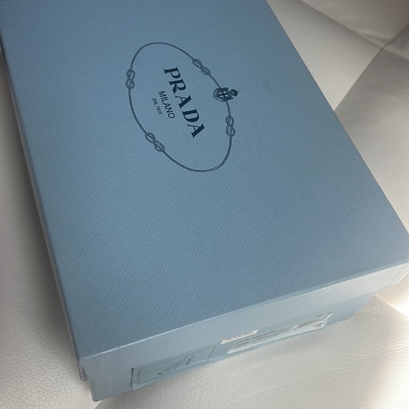 Prada beige patent leather heels peep toe - Picture 6 of 7